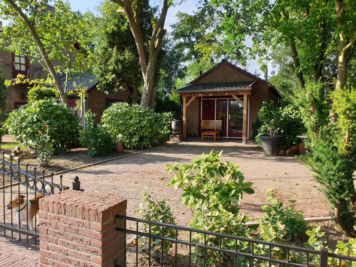 The Walnut Tree Bed and Breakfast Hellevoetsluis Eksteriør billede